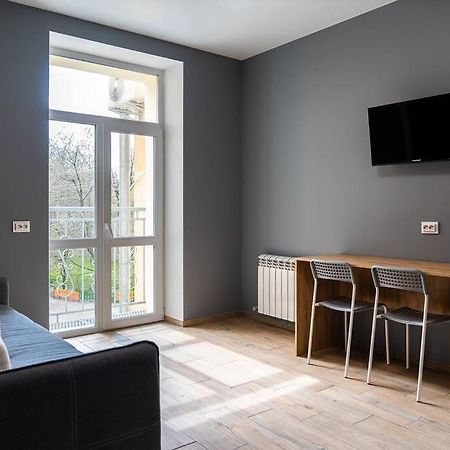 Apartment In The Heart Of Chernigov Bagian luar foto