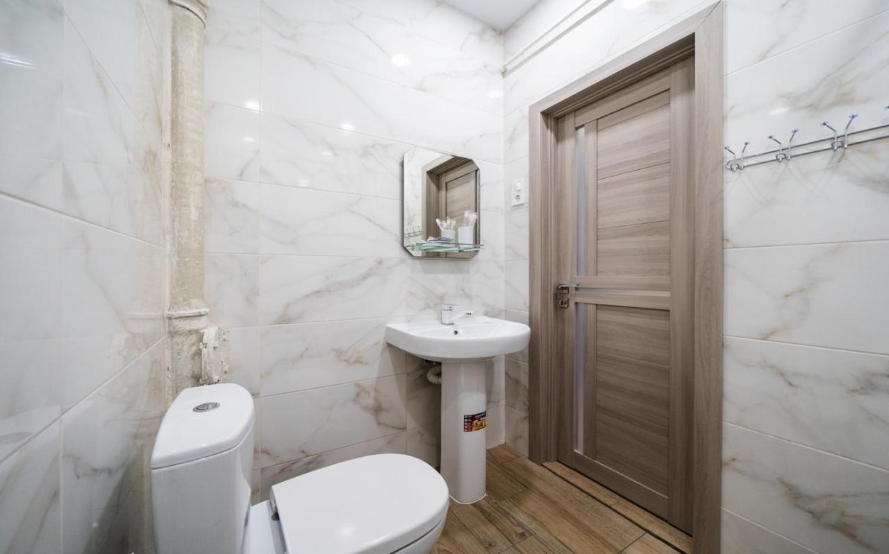 Apartment In The Heart Of Chernigov Bagian luar foto
