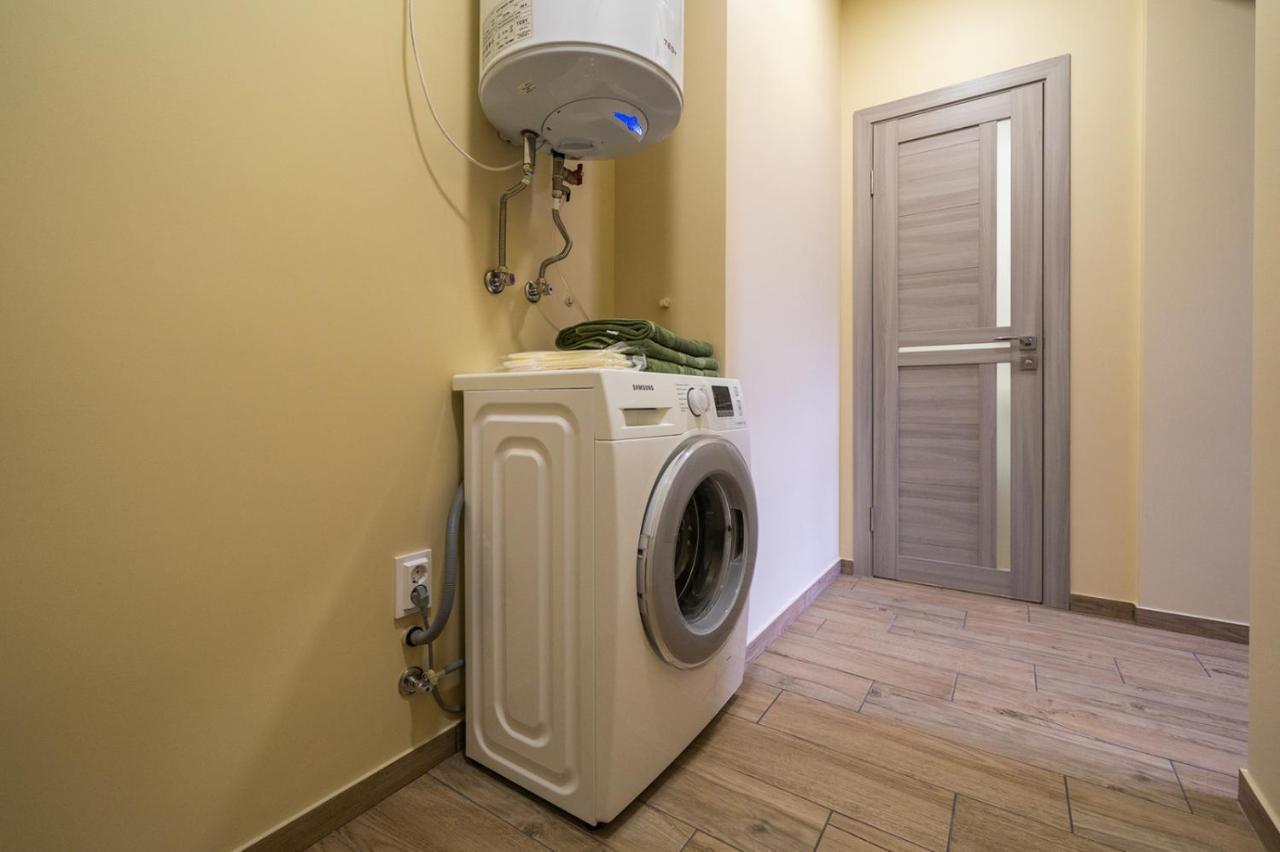 Apartment In The Heart Of Chernigov Bagian luar foto